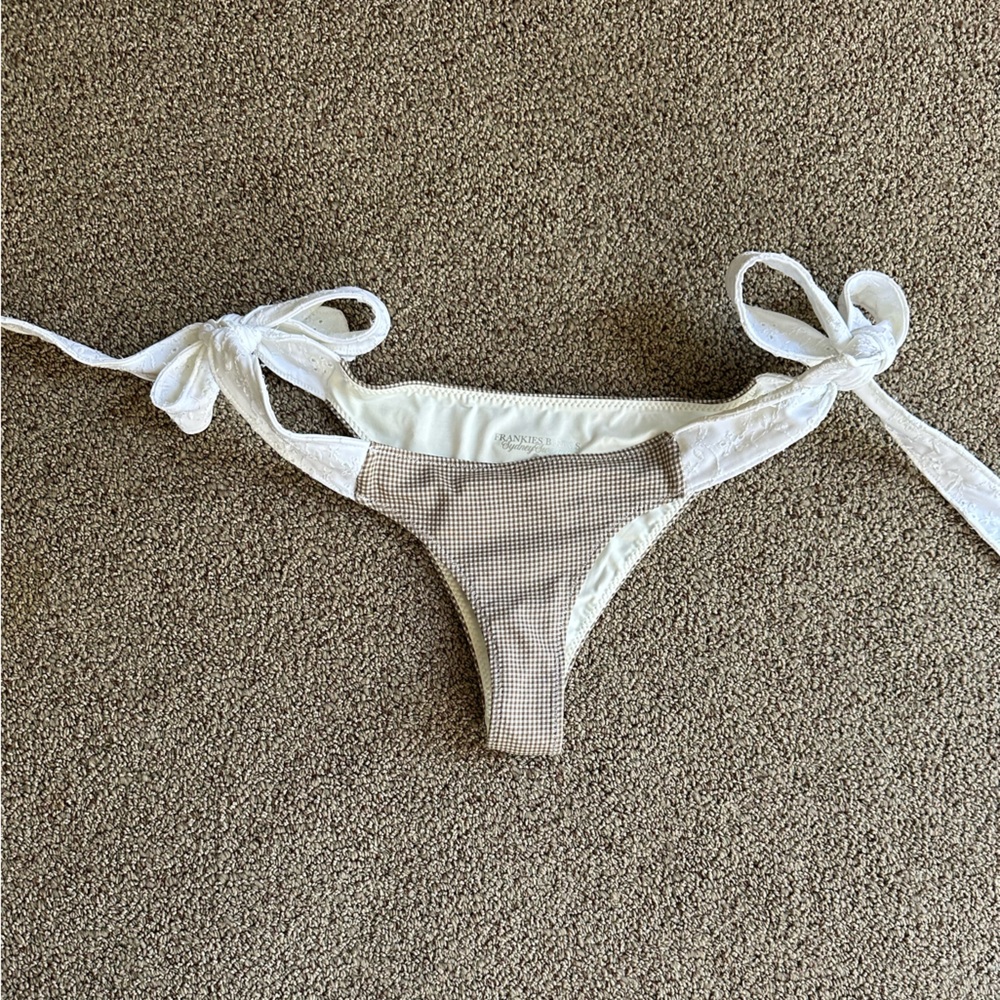 Frankie’s Bikinis x Sydney Sweeney Harlow Cheeky Bottom - Florence Gingham - S